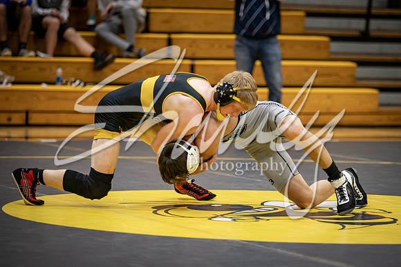 2020.12.10 FHS Wrestling Triangular_02825