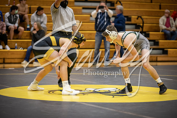 2020.12.10 FHS Wrestling Triangular_03126