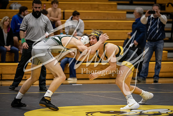 2020.12.10 FHS Wrestling Triangular_03148