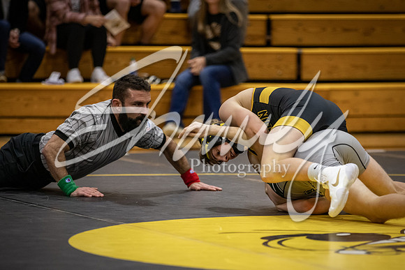 2020.12.10 FHS Wrestling Triangular_03293