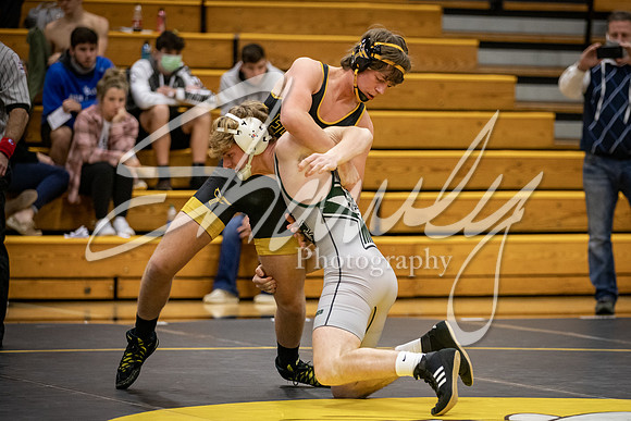 2020.12.10 FHS Wrestling Triangular_03531