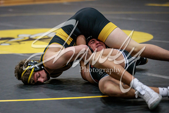 2022.01.06 FHS Wrestling Vs. Hannibal02622