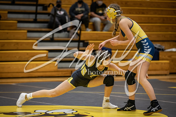 2021.01.14 FHS Wrestling Girls Quad00658