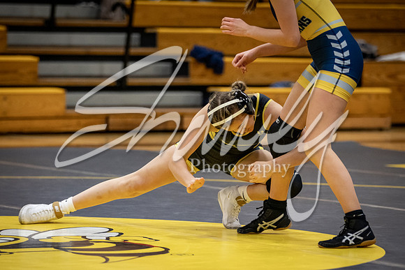 2021.01.14 FHS Wrestling Girls Quad00659