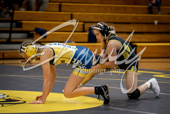 2021.01.14 FHS Wrestling Girls Quad00667