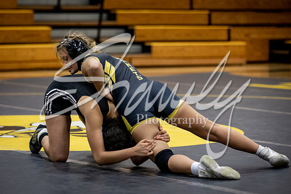 2021.01.14 FHS Wrestling Girls Quad01107