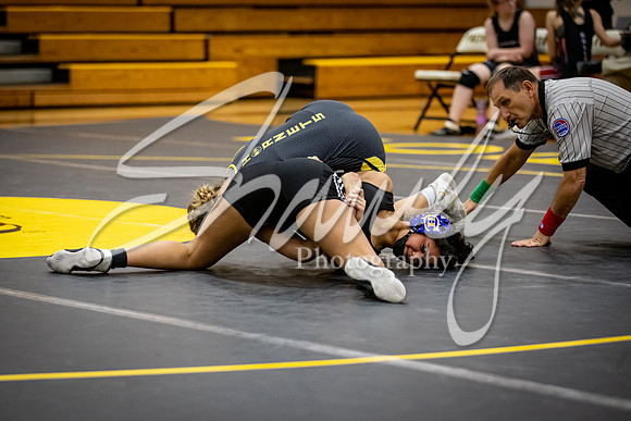 2021.01.14 FHS Wrestling Girls Quad01250
