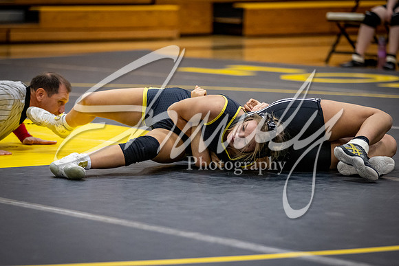 2021.01.14 FHS Wrestling Girls Quad01274