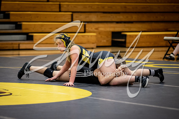 2021.01.14 FHS Wrestling Girls Quad01684