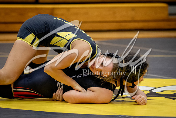 2021.01.14 FHS Wrestling Girls Quad02124