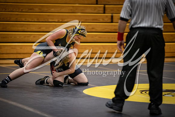 2021.01.14 FHS Wrestling Girls Quad02411