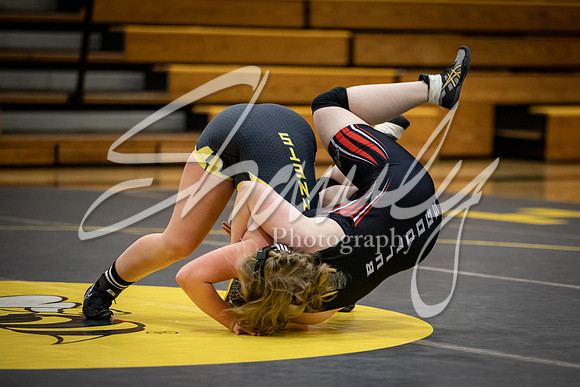 2021.01.14 FHS Wrestling Girls Quad02545