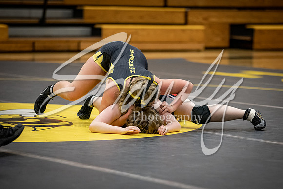 2021.01.14 FHS Wrestling Girls Quad02602