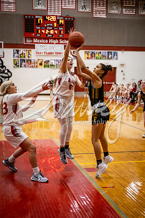 2021.02.02 FHS Basketball Vs. Mexico01215