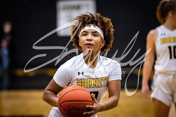 2021.02.22 FHS Girls Basketball Vs. Mexico03625