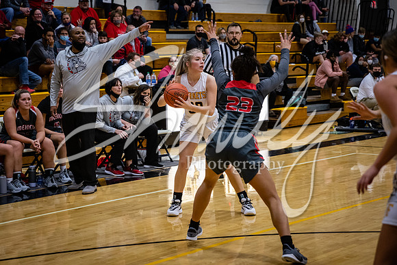 2021.02.22 FHS Girls Basketball Vs. Mexico01821