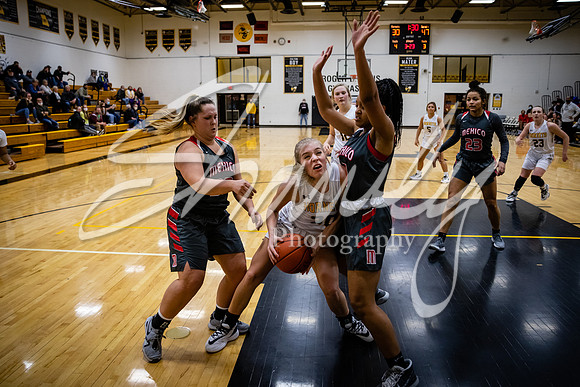 2021.02.22 FHS Girls Basketball Vs. Mexico02185