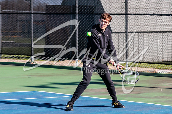 2022.04.18 FHS Boys Tennis Vs. Moberly0471