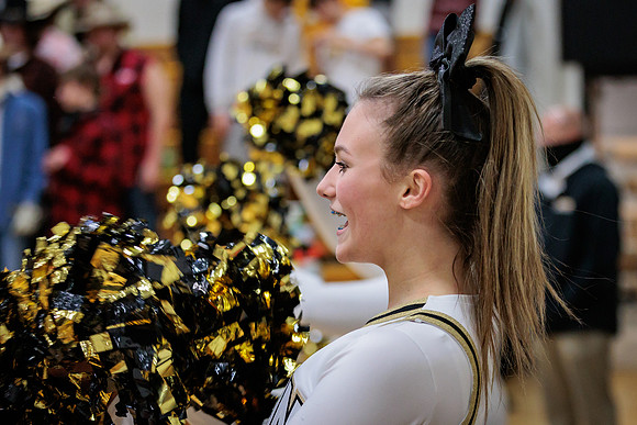 2022.01.17 FHS Basketball Vs. Eldonl03347