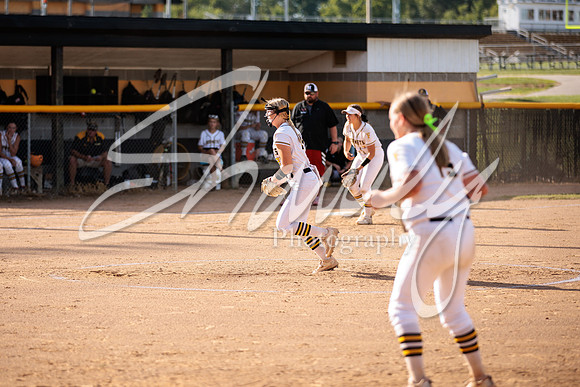 2022.09.01 FHS Softball Vs. Marshall1880