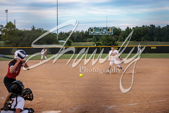 2022.09.01 FHS Softball Vs. Marshall2515
