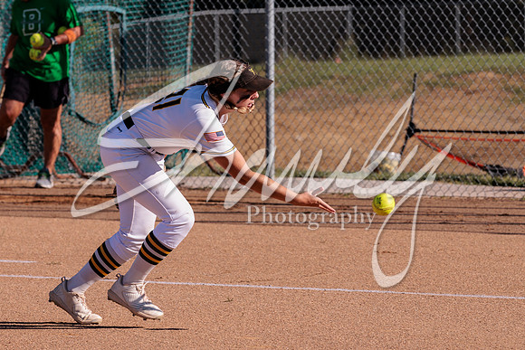 2022.09.12 FHS Softball Vs. Blair Oaks2406