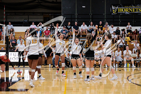 2022.09.13 FHS Volleyball Vs. Kirksville0074