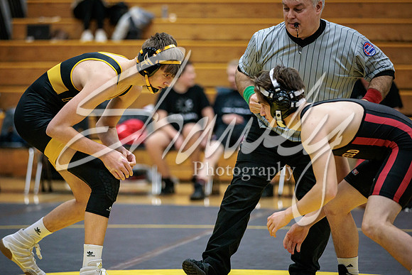 2022.01.25 FHS Wrestling Quad02313