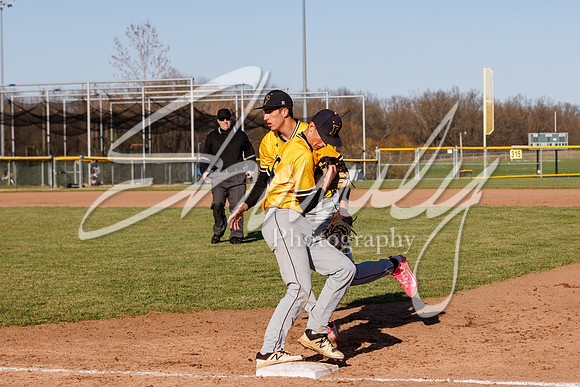 2022.04.14 FHS Baseball Vs. Kirksville0958