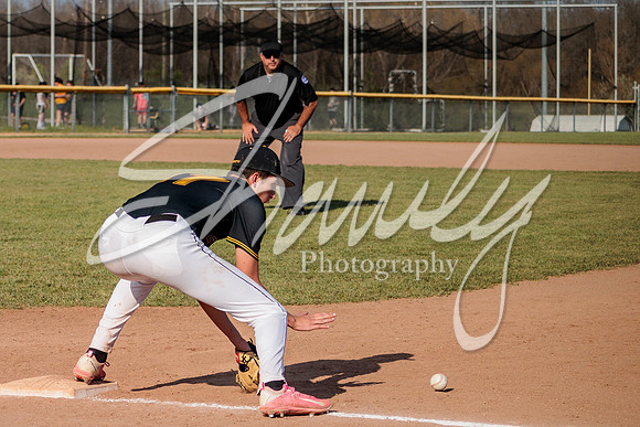 2022.04.22 FHS Baseball Vs. Blair Oaksl2497