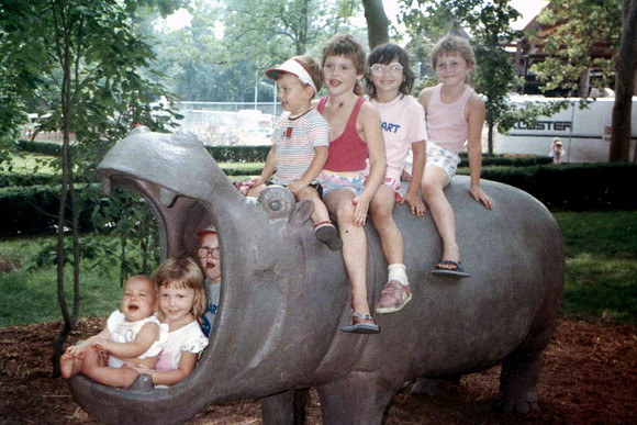 Bradley Grandkids - Tori Kennon-Heather Mock-Dustin Lehenbauer (in mouth) - Brad Kennon-Joy Shawley-Christa Lehenbauer-Angie Mock (on hippo)