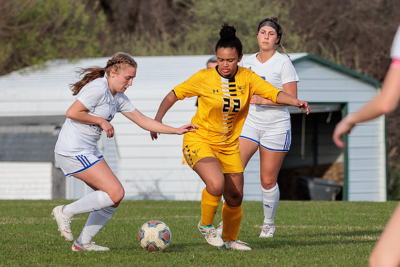 2022.04.12 FHS Girls Soccer Vs. Moberly0250
