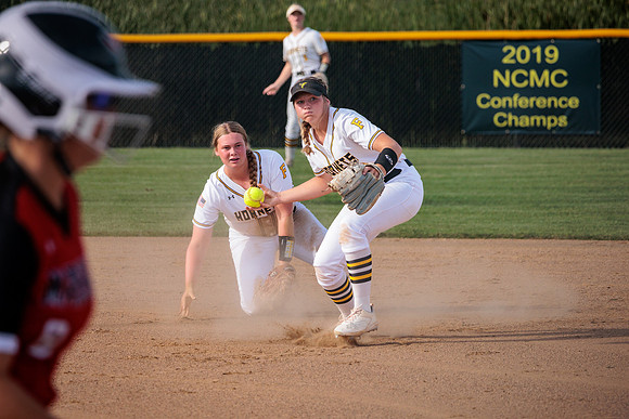 2022.09.01 FHS Softball Vs. Marshall0085